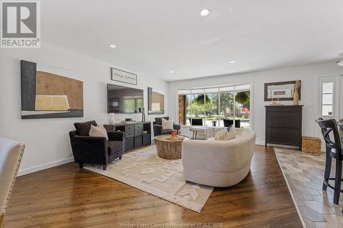 12764 Dillon Drive, Tecumseh, ON - Indoor Photo Showing Living Room