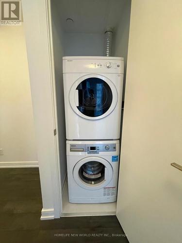 1207 - 28 Wellesley Street E, Toronto, ON - Indoor Photo Showing Laundry Room