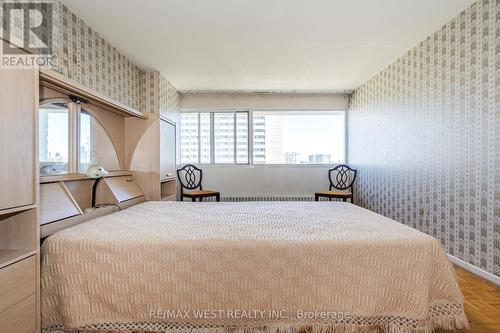 902 - 715 Don Mills Road, Toronto, ON - Indoor Photo Showing Bedroom