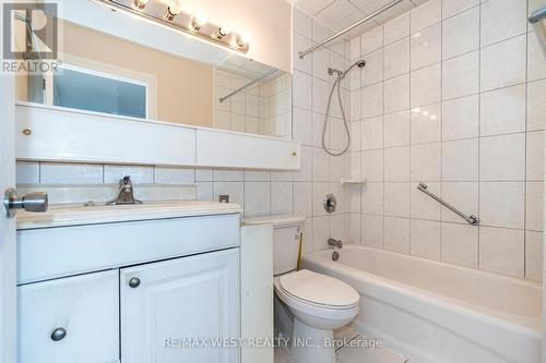 902 - 715 Don Mills Road, Toronto, ON - Indoor Photo Showing Bathroom