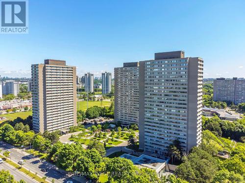 902 - 715 Don Mills Road, Toronto, ON - Outdoor