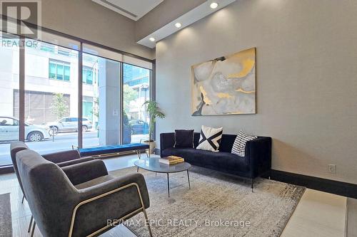 3305 - 19 Grand Trunk Crescent, Toronto, ON - Indoor Photo Showing Living Room