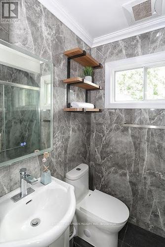 31 Birkdale Road, Toronto, ON - Indoor Photo Showing Bathroom