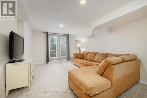 58 Pinedale Crescent, Clarington, ON - Indoor Photo Showing Living Room