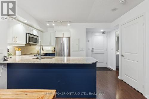 418A - 75 East Liberty Street, Toronto, ON - Indoor Photo Showing Kitchen With Double Sink