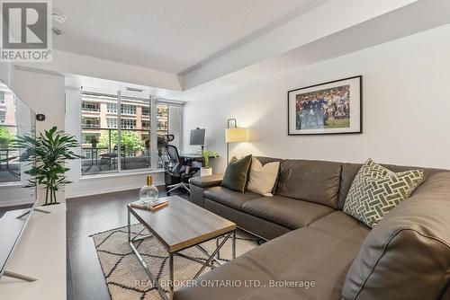 418A - 75 East Liberty Street, Toronto, ON - Indoor Photo Showing Living Room