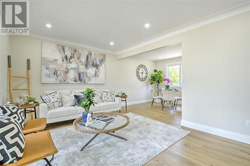 1690 Leduc, Windsor, ON - Indoor Photo Showing Living Room