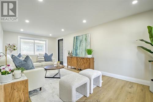 1690 Leduc, Windsor, ON - Indoor Photo Showing Living Room