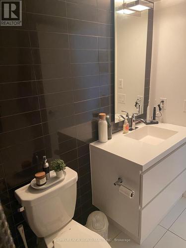 1105 - 85 Queens Wharf Road, Toronto, ON - Indoor Photo Showing Bathroom