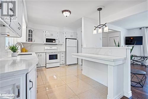 8 South Island Trail, Brechin, ON - Indoor Photo Showing Kitchen