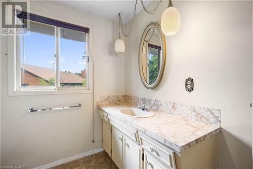 14 Briar Knoll Place, Kitchener, ON - Indoor Photo Showing Bathroom