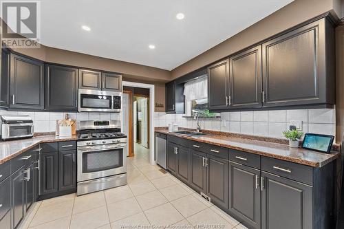 5735 Hastings, Lasalle, ON - Indoor Photo Showing Kitchen