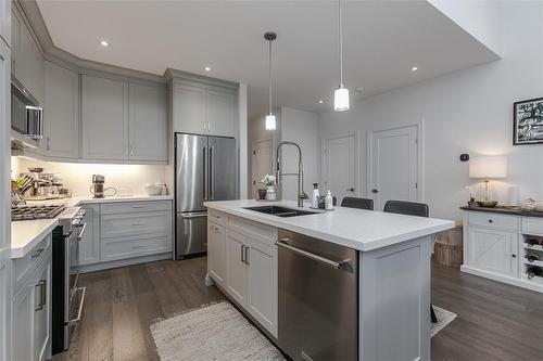 7 Karner Blue Lane, Simcoe, ON - Indoor Photo Showing Kitchen With Stainless Steel Kitchen With Double Sink With Upgraded Kitchen