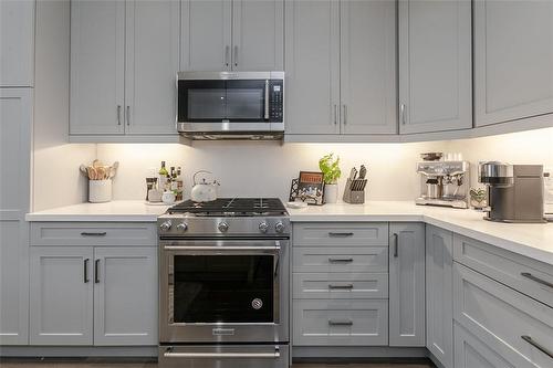 7 Karner Blue Lane, Simcoe, ON - Indoor Photo Showing Kitchen With Upgraded Kitchen