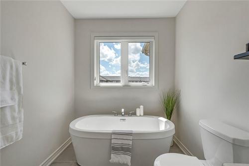 10 Beasley Grove, Hamilton, ON - Indoor Photo Showing Bathroom