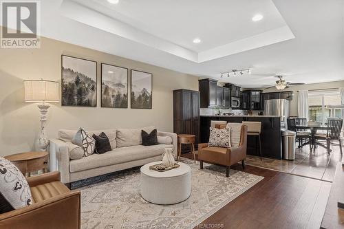 11993 Boulder Crescent, Windsor, ON - Indoor Photo Showing Living Room