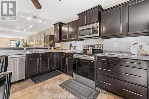 11993 Boulder Crescent, Windsor, ON - Indoor Photo Showing Kitchen With Upgraded Kitchen