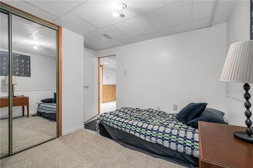 46 Kemp Drive, Dundas, ON - Indoor Photo Showing Bedroom
