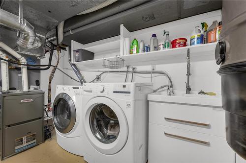 46 Kemp Drive, Dundas, ON - Indoor Photo Showing Laundry Room