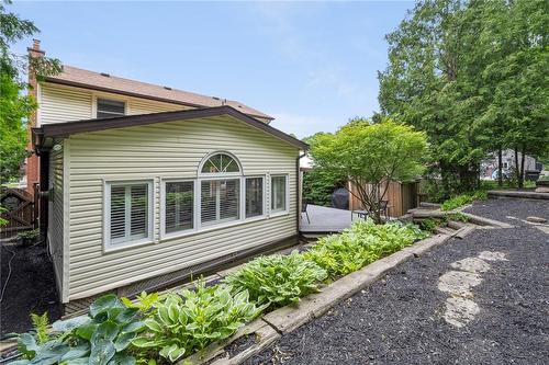 46 Kemp Drive, Dundas, ON - Outdoor