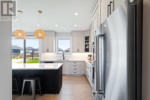 15 Grundy Crescent, East Luther Grand Valley, ON - Indoor Photo Showing Kitchen With Upgraded Kitchen