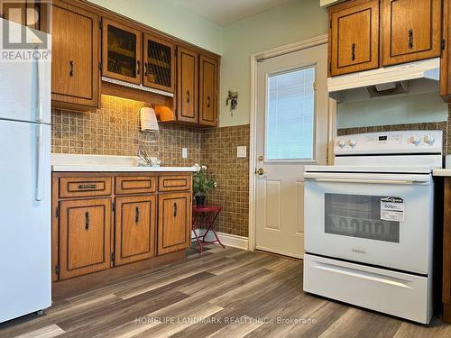 150 Fennell Avenue E, Hamilton, ON - Indoor Photo Showing Kitchen