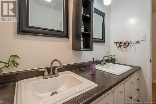 261 Milford Road, Saint John, NB - Indoor Photo Showing Bathroom