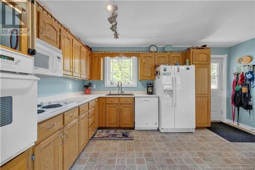 2 Cresthill Drive, Lower Greenwich, NB - Indoor Photo Showing Kitchen