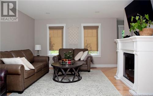 39 Parkhurst Drive, Grafton, NB - Indoor Photo Showing Living Room