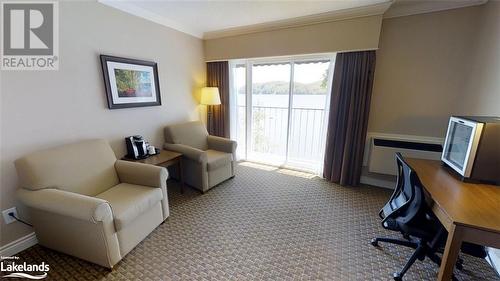 1235 Deerhurst Drive Unit# 402, Huntsville, ON - Indoor