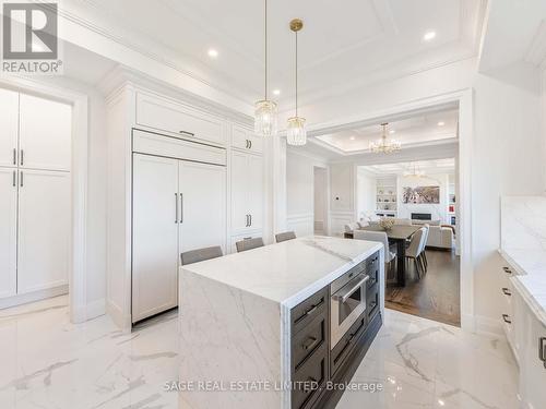 17 Daniel Cozens Court, Toronto, ON - Indoor Photo Showing Kitchen With Upgraded Kitchen