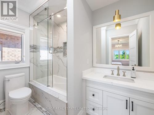 17 Daniel Cozens Court, Toronto, ON - Indoor Photo Showing Bathroom