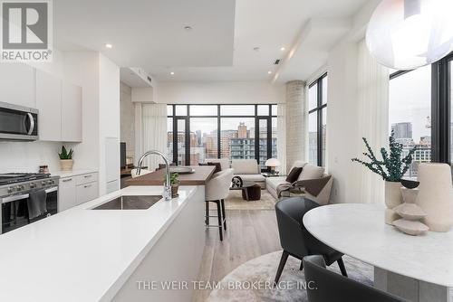 902 - 55 Ontario Street, Toronto, ON - Indoor Photo Showing Kitchen With Upgraded Kitchen