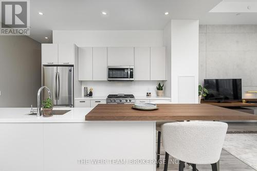 902 - 55 Ontario Street, Toronto, ON - Indoor Photo Showing Kitchen With Stainless Steel Kitchen