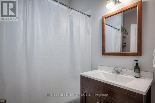 1435 Kingston Road, Toronto, ON - Indoor Photo Showing Bathroom