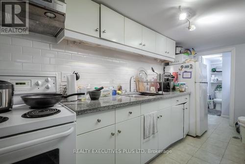 1435 Kingston Road, Toronto, ON - Indoor Photo Showing Kitchen