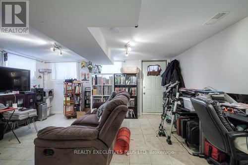 1435 Kingston Road, Toronto, ON - Indoor Photo Showing Other Room