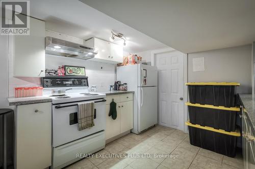 1435 Kingston Road, Toronto (Cliffcrest), ON - Indoor Photo Showing Kitchen