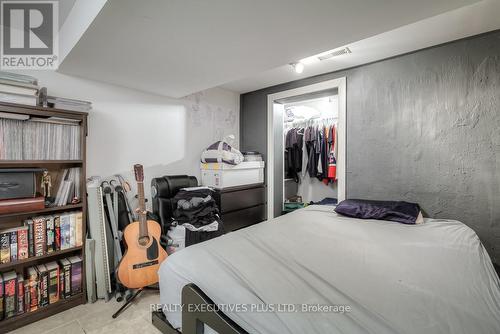 1435 Kingston Road, Toronto, ON - Indoor Photo Showing Bedroom