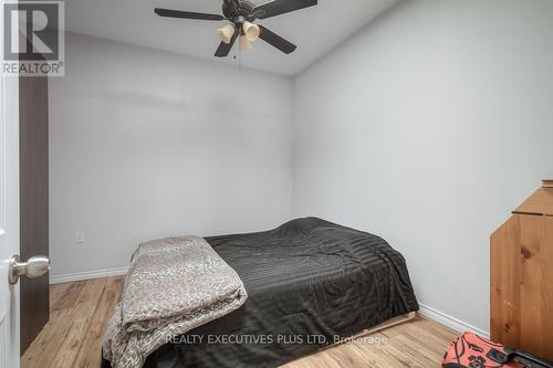 1435 Kingston Road, Toronto (Cliffcrest), ON - Indoor Photo Showing Bedroom