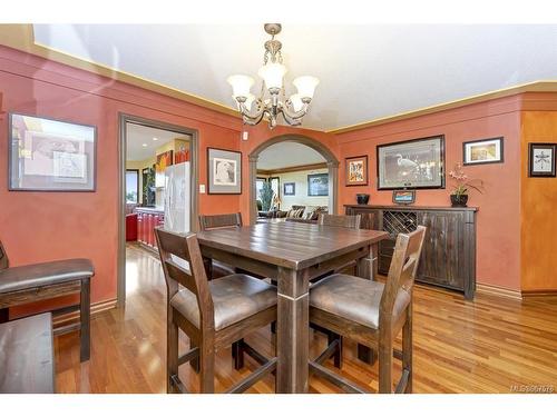 103-55 Songhees Rd, Victoria, BC - Indoor Photo Showing Dining Room