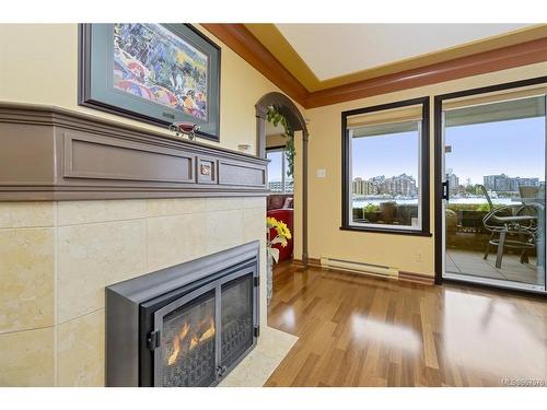 103-55 Songhees Rd, Victoria, BC - Indoor With Fireplace