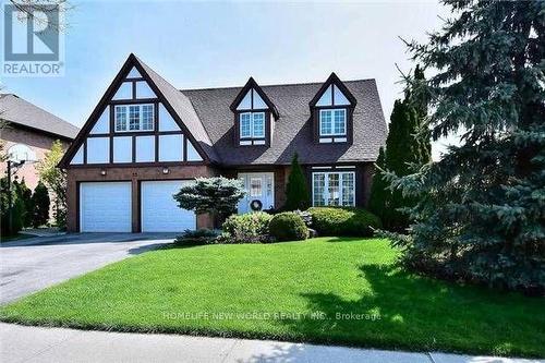 33 Ashfield Drive, Richmond Hill (Oak Ridges Lake Wilcox), ON - Outdoor With Facade