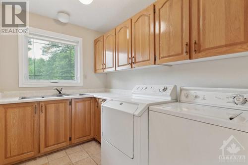 1 Burdock Grove, Ottawa, ON - Indoor Photo Showing Laundry Room