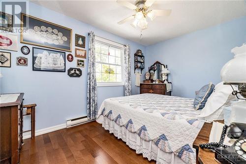 211 Park Avenue, Carleton Place, ON - Indoor Photo Showing Bedroom