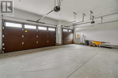 6750 Griffin Drive, Plympton-Wyoming, ON - Indoor Photo Showing Garage