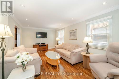 5654 Haddon Hall Road, Mississauga, ON - Indoor Photo Showing Living Room