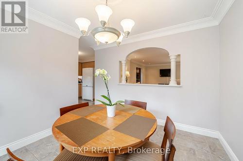 5654 Haddon Hall Road, Mississauga, ON - Indoor Photo Showing Dining Room