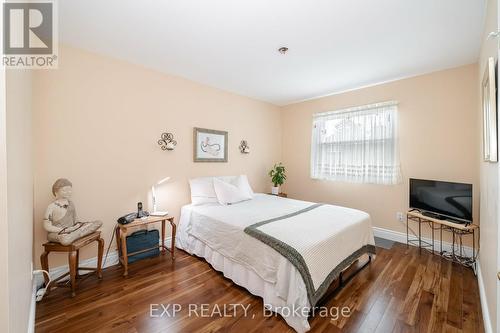 5654 Haddon Hall Road, Mississauga, ON - Indoor Photo Showing Bedroom