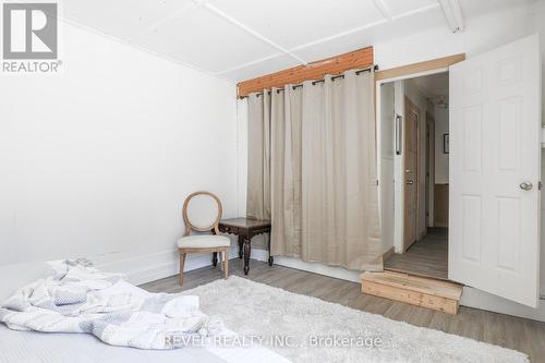 21 Glassford Road, Kawartha Lakes, ON - Indoor Photo Showing Bedroom